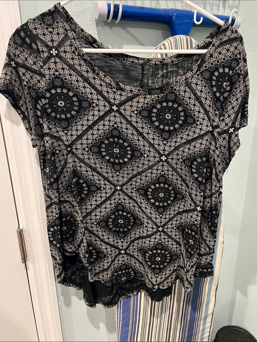 Lucky Brand Black and White Geometric Short Sleeve Top